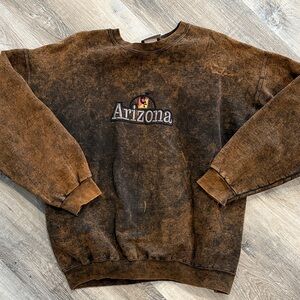 Arizona Distressed Brown Crewneck sz  l